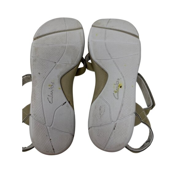 Clarks Womens Strappy Adjustable Sandals Size 7 Beige Cushioned Footbed Comforta - Picture 10 of 10